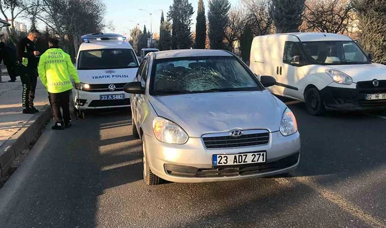 Otomobilin çarptığı kadın yaralandı