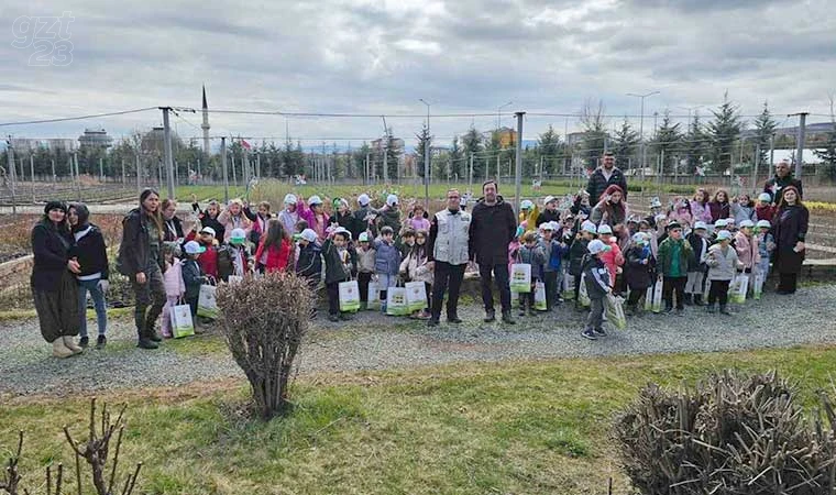 Elazığ’da minikler doğa ile buluştu