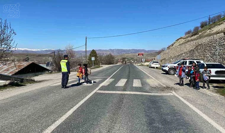 Vatandaşlara trafik eğitimi verildi