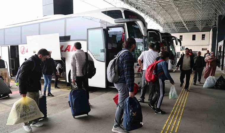 Elazığ otogarında bayram yoğunluğu