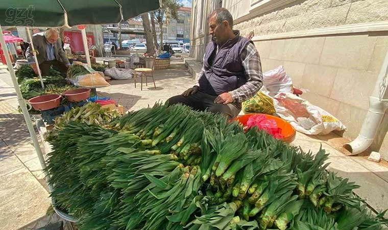 Elazığ’da çiriş otu tezgahlarda yerini aldı