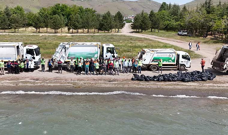 Hazar Gölü’nde çevre temizliği