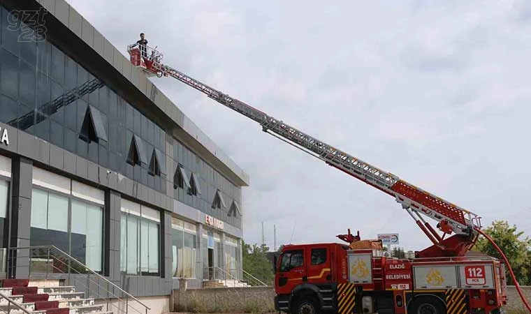 İş yerinde çıkan yangın söndürüldü