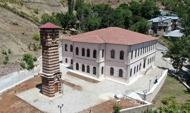 Elazığ’ın en büyük tarihi konağı, ilçeye hizmet veriyor