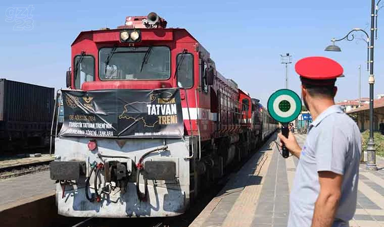 Turistik Tatvan treni Elazığ’da