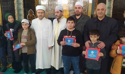 Camiyi Seviyoruz, Namazla Buluşuyoruz