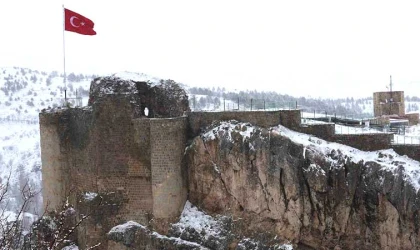 Elazığlılar güne karla uyandı