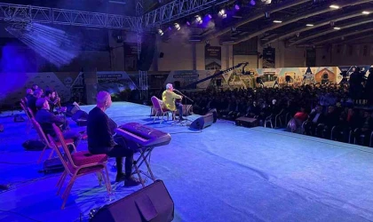 Esat Kabaklı Elazığlılarla buluştu