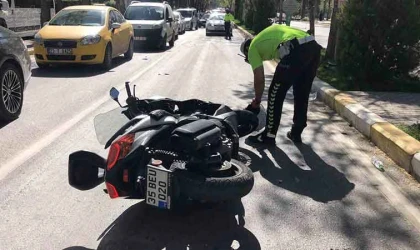 Elazığ’da motosiklet devrildi: 2 yaralı