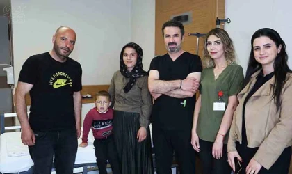 Sobanın üstündeki sıcak patatesi yiyen çocuk ölümden döndü