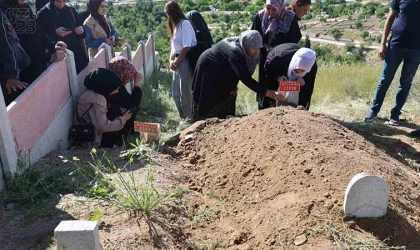 Anneannesinin yanına defnedildi