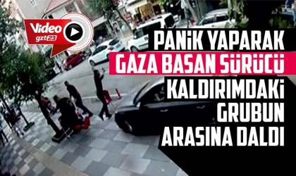 Otomobil kaldırımda yayalara çarptı