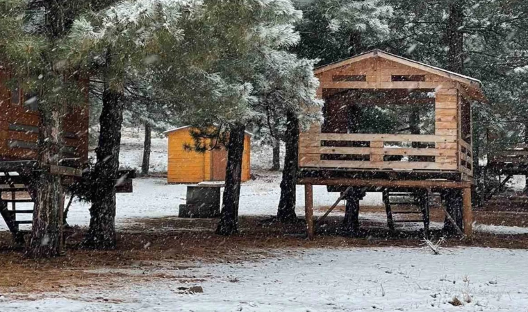 Elazığ’a mevsimin ilk karı düştü