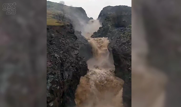 Elazığ’da yağış sonrası şelale coştu