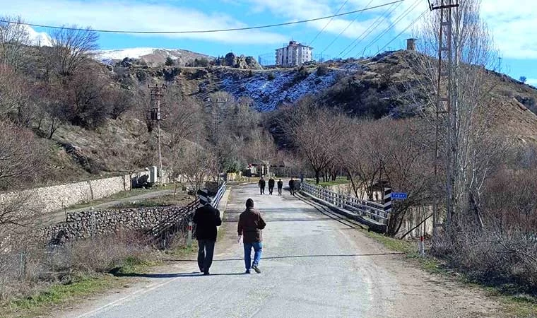 Çemişgezek'te kar mutluluğu kısa sürdü