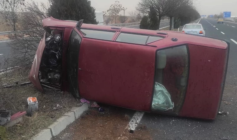 Elazığ’da otomobil yan yattı: 4 yaralı