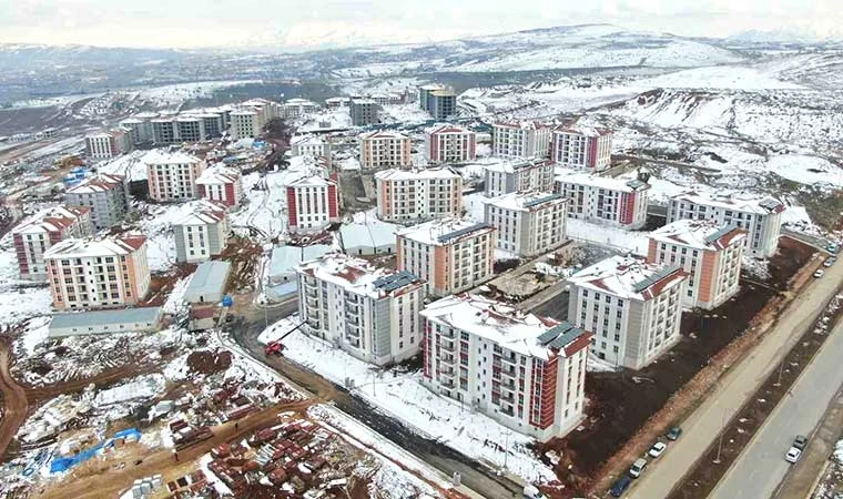 Depremzedeler evlerine kavuşuyor