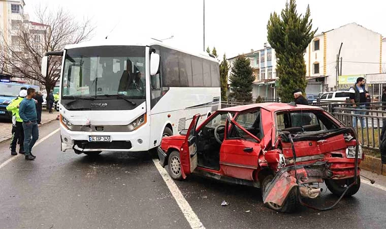 Zincirleme trafik kazasında 2 yaralı