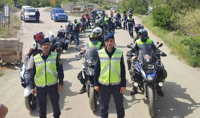 Elazığ’da jandarma, motosiklet sürücülerini bilgilendirdi