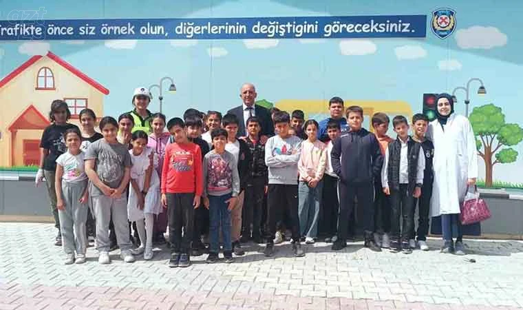 Elazığ’da öğrenciler trafik kuralları konusunda bilinçlendirildi