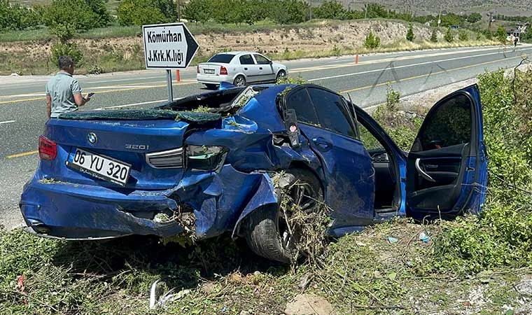 Lüks araç yoldan çıktı: 1’i ağır 2 yaralı