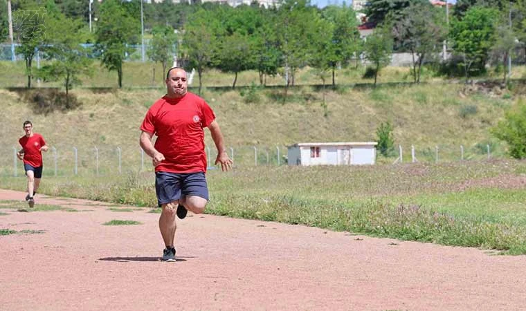 Özel sporcular atletizm yarışmasında