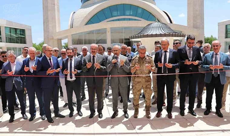 İlahiyat Fakültesi Gençlik Merkezi açıldı