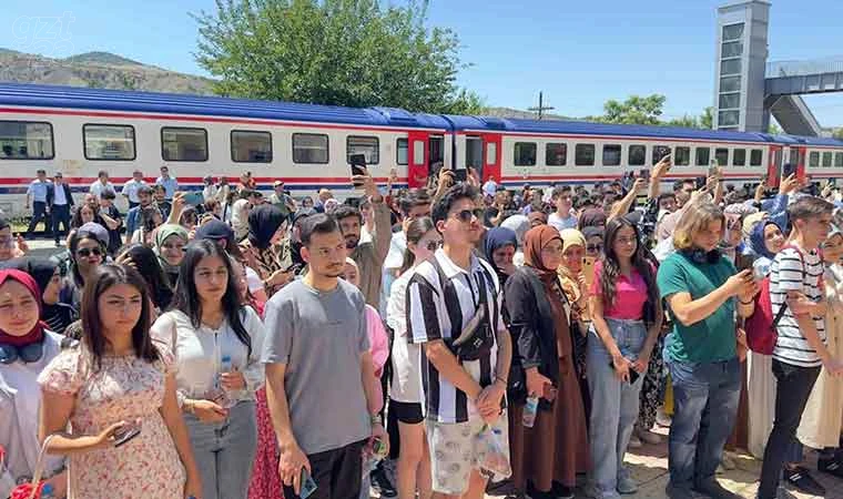 Öğrencilere trenle Palu gezisi düzenlendi