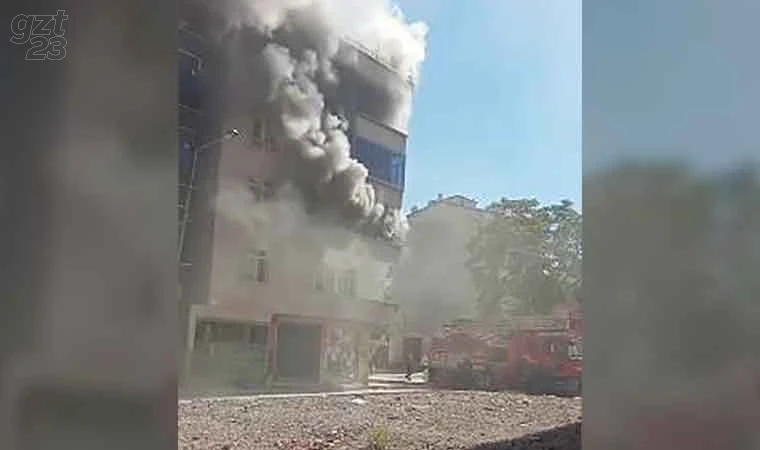 Elazığ’da korkutan ev yangını