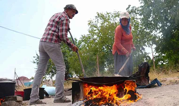 Nohudun kum ve ateşle dansı