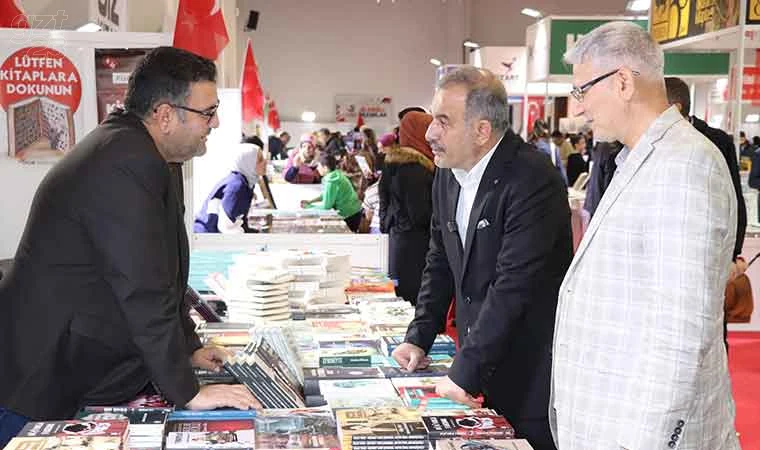 Başkan Alan Kitap Fuarını ziyaret etti