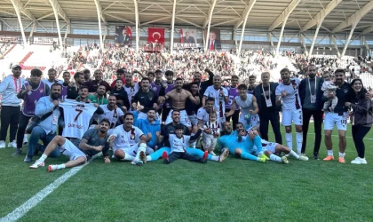 Elazığspor geriden gelip puanı alıyor