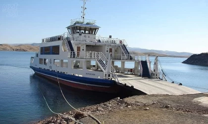 Feribot seferleri geçici olarak durduruldu