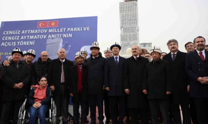 Cengiz Aytmatov Parkı ve anıtı açıldı