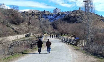 Çemişgezek'te kar mutluluğu kısa sürdü