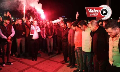 Yüzlerce kişi sahur halayında buluştu