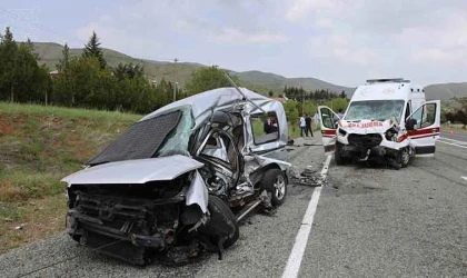 Elazığ’da feci kaza: 2’si polis 6 yaralı