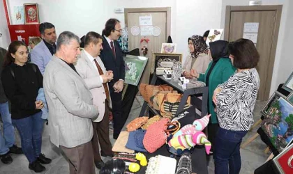 Hanımeli el sanatları sergisi açıldı