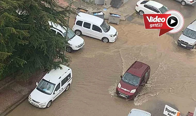 Elazığ’da dolu ve sağanak hayatı felç etti